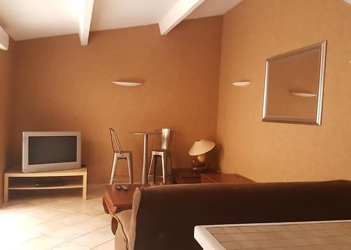 Cafe De Paris Hotel Capdenac-Gare