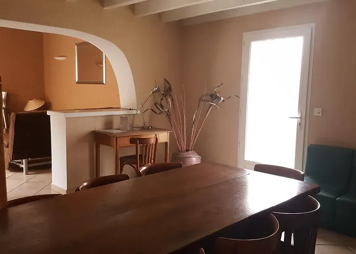 Cafe De Paris 2* Capdenac-Gare