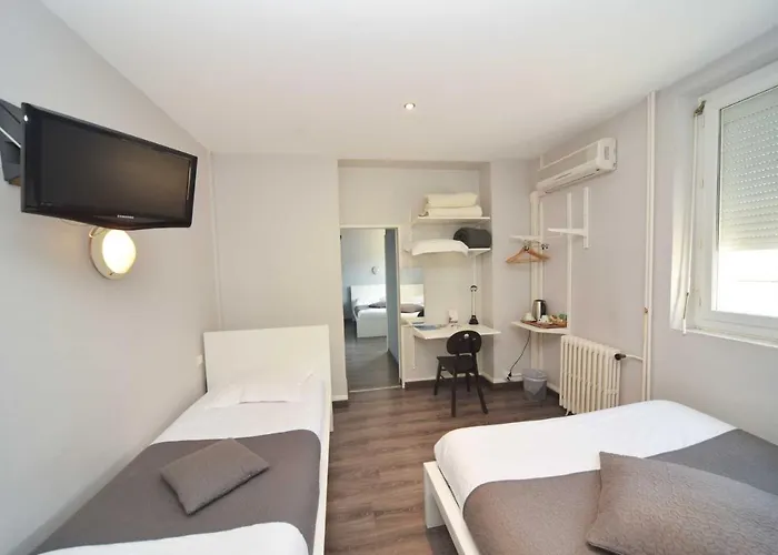 Cafe De Paris 2* Capdenac-Gare